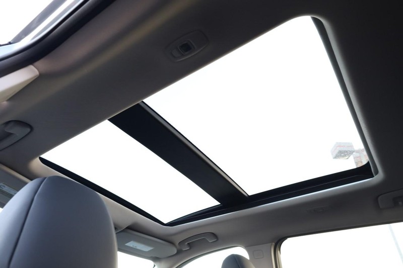 Nissan Rogue Vehicle Image 09