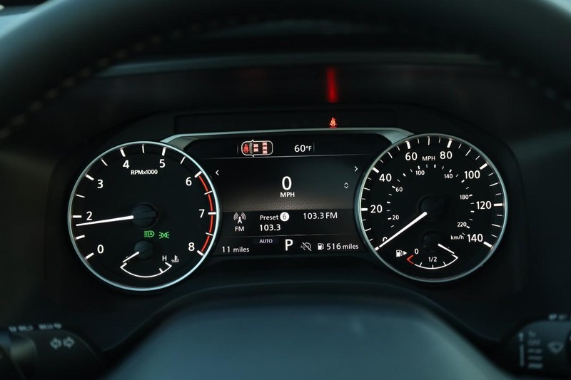 Nissan Rogue Vehicle Image 12