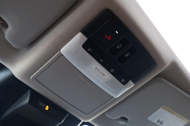 Nissan Rogue Vehicle Image 18