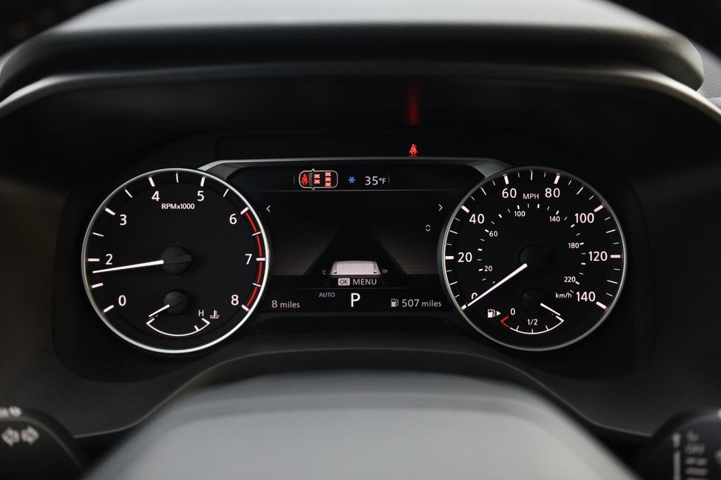 Nissan Rogue Vehicle Full-screen Gallery Image 13