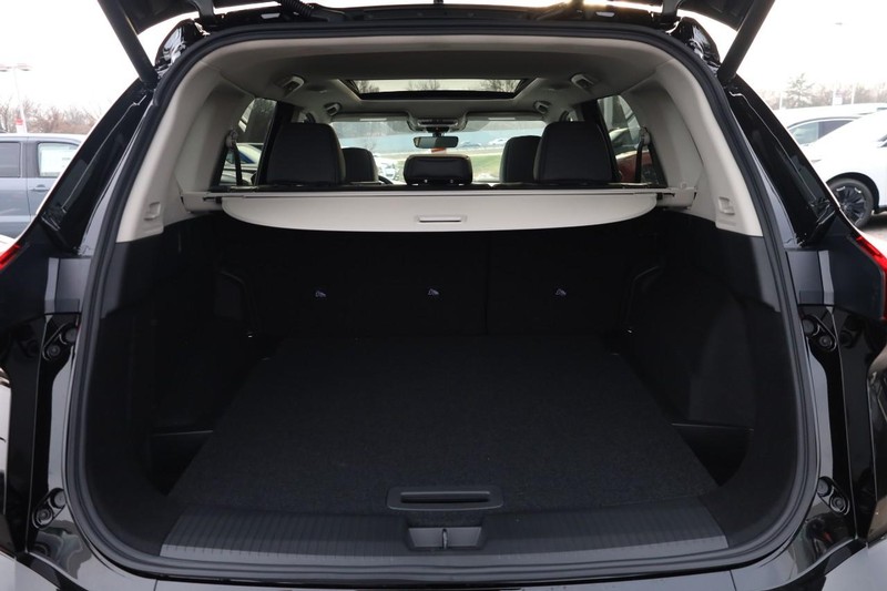 Nissan Rogue Vehicle Image 07