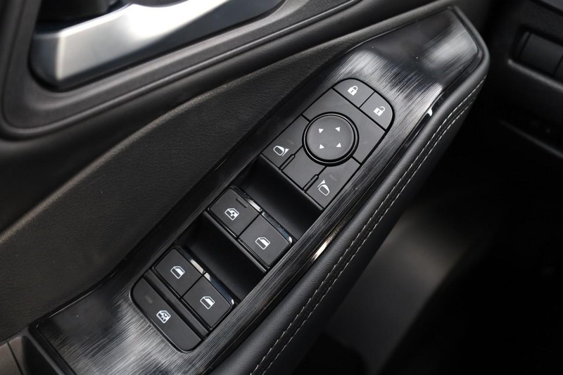 Nissan Rogue Vehicle Image 20