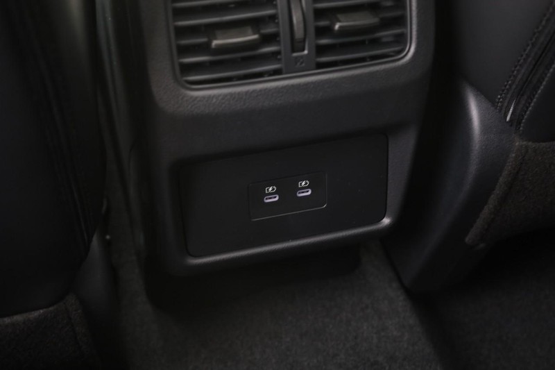 Nissan Rogue Vehicle Image 24