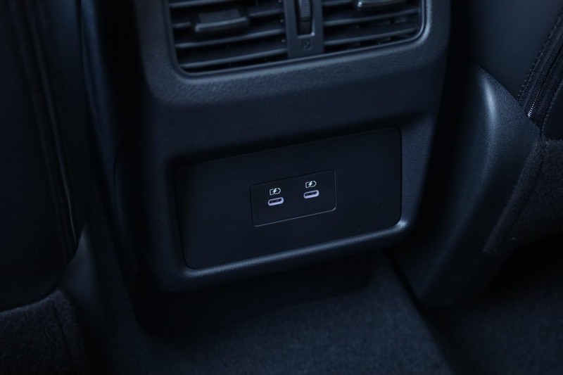 Nissan Rogue Vehicle Image 23