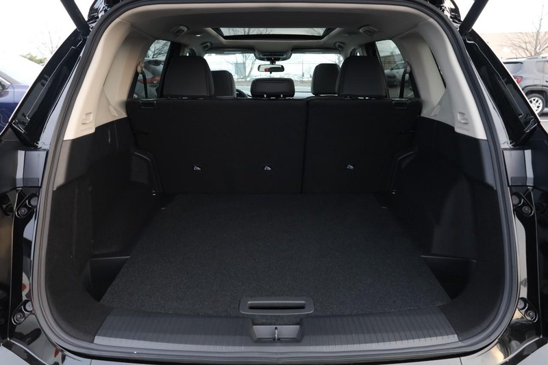 Nissan Rogue Vehicle Image 07