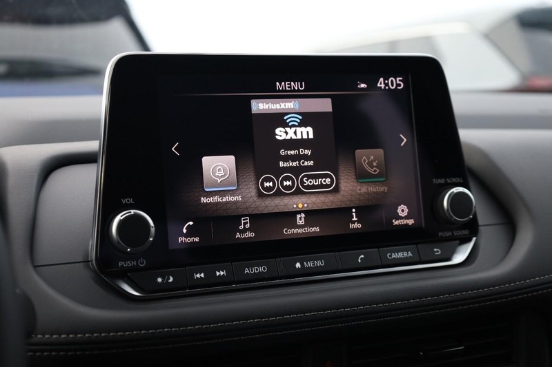 Nissan Rogue Vehicle Image 13