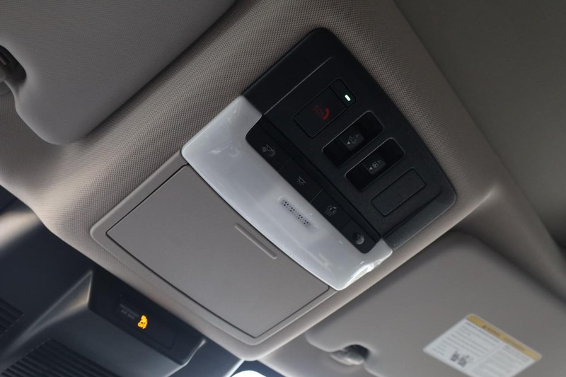 Nissan Rogue Vehicle Image 18