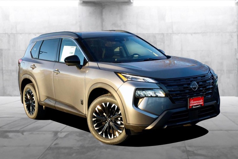 Nissan Rogue Vehicle Image 02