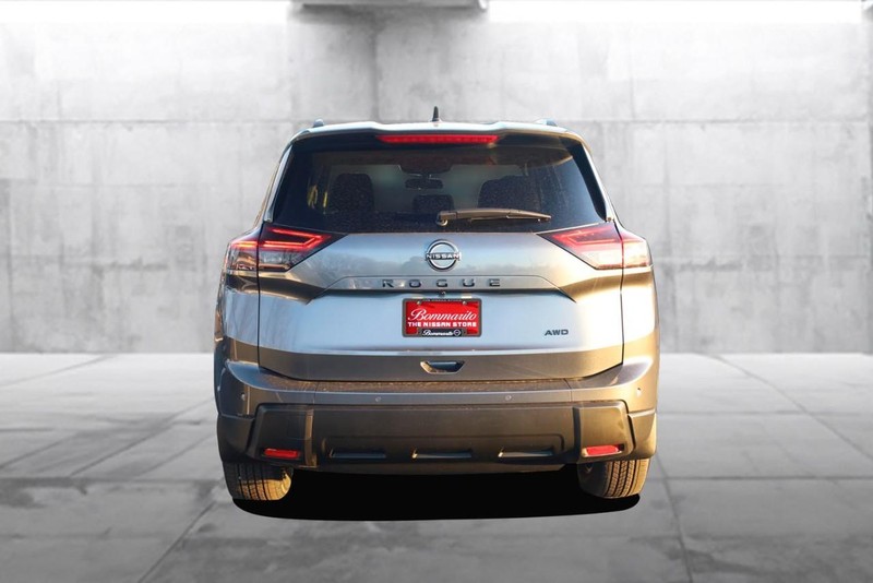 Nissan Rogue Vehicle Image 06
