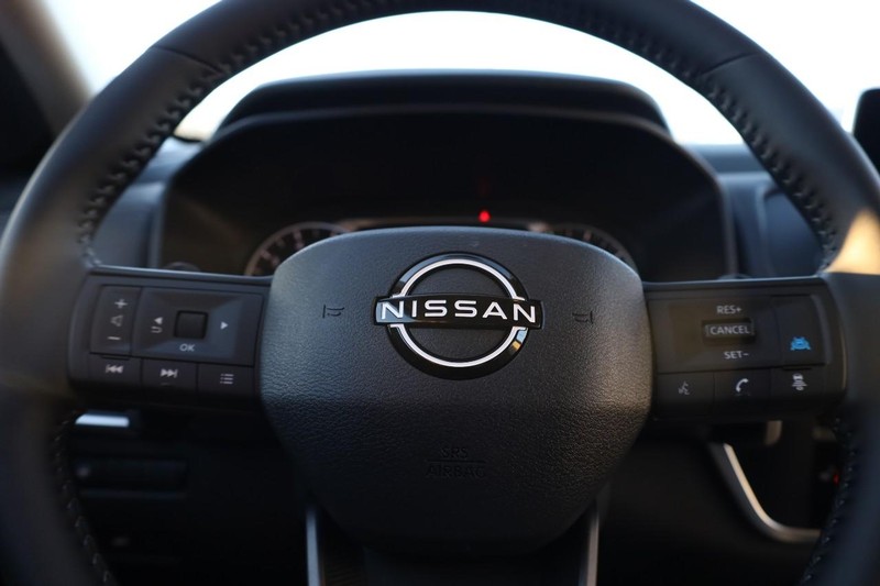 Nissan Rogue Vehicle Image 10