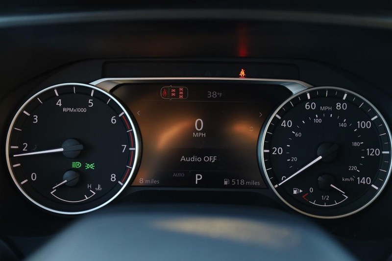 Nissan Rogue Vehicle Image 11