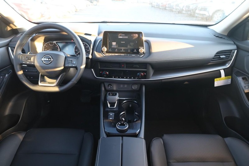 Nissan Rogue Vehicle Image 23