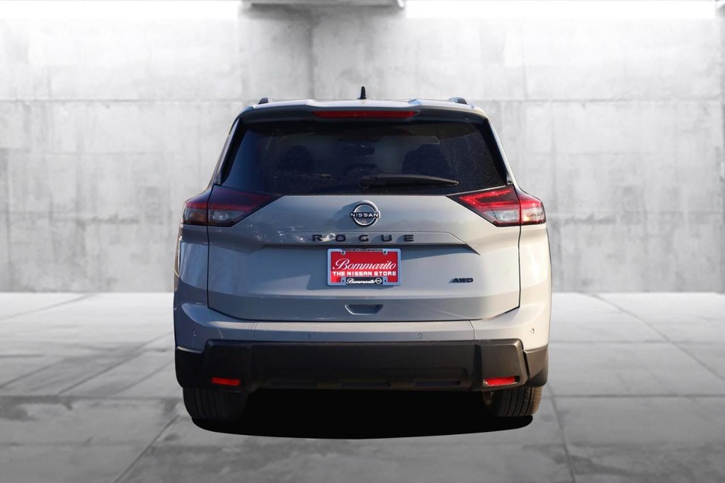 Nissan Rogue Vehicle Image 06