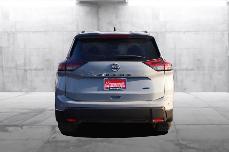 Nissan Rogue Vehicle Image 06