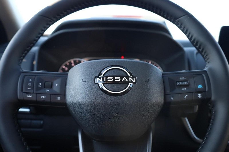 Nissan Rogue Vehicle Image 11