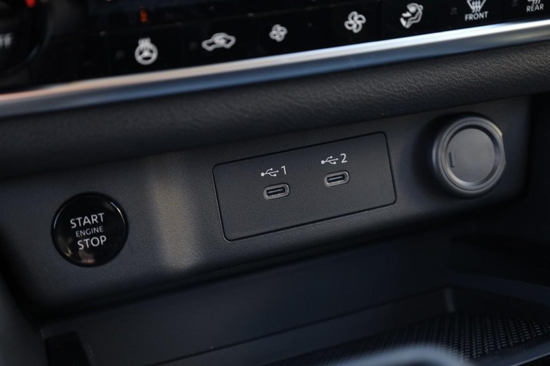 Nissan Rogue Vehicle Image 16