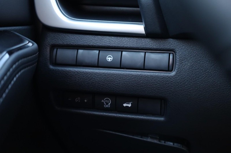 Nissan Rogue Vehicle Image 20