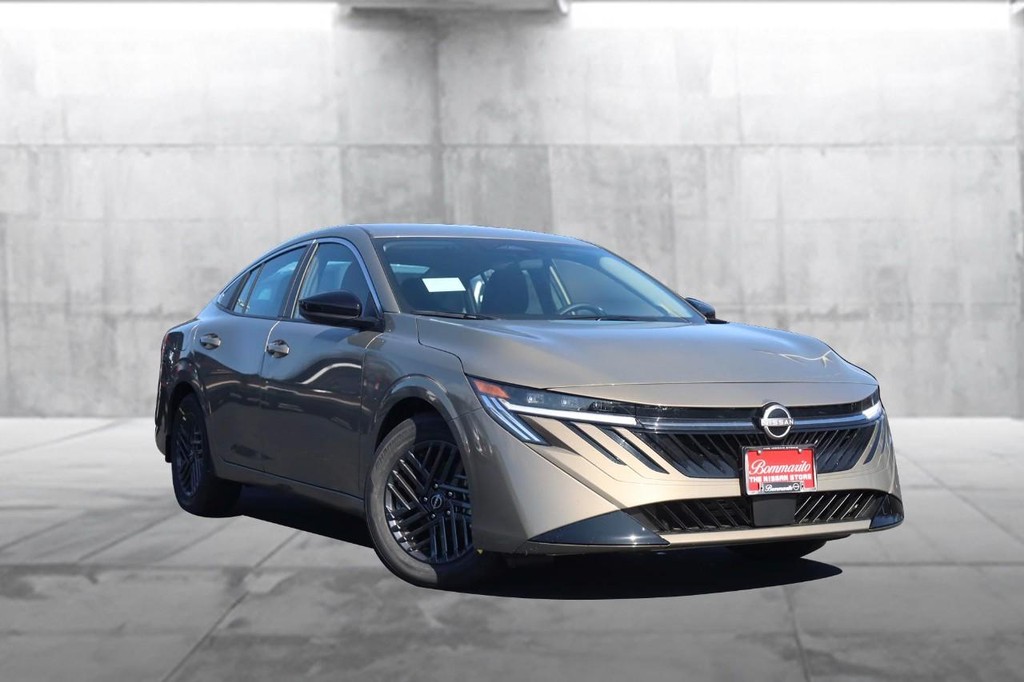 Nissan Sentra Vehicle Image 02