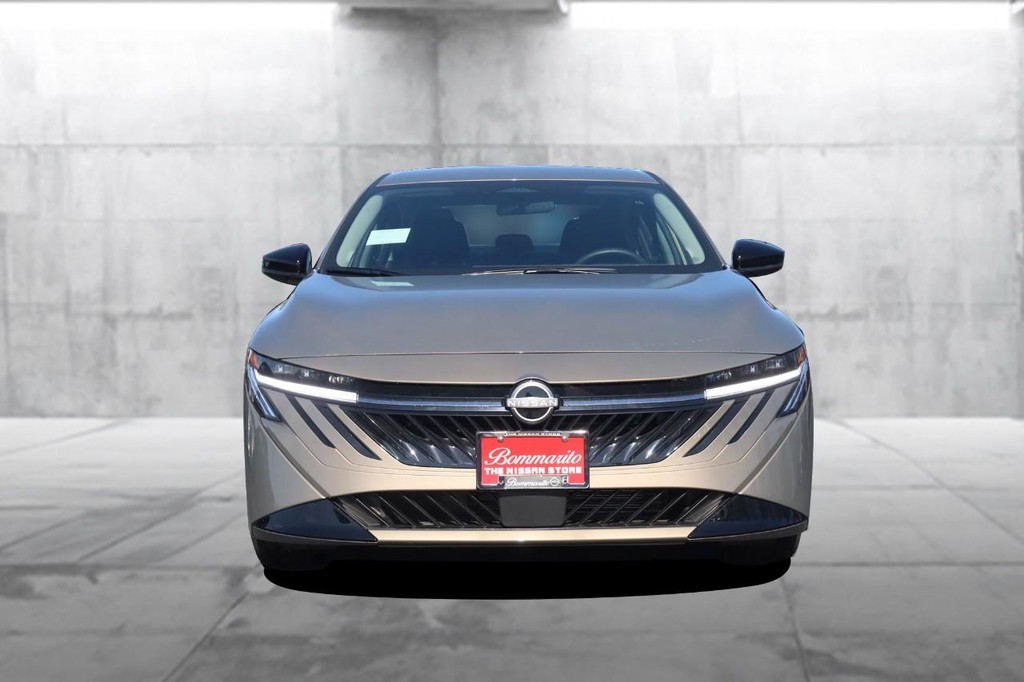 Nissan Sentra Vehicle Image 04