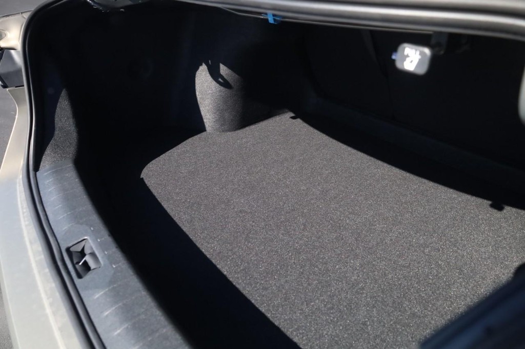 Nissan Sentra Vehicle Image 22