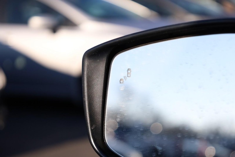 Nissan Versa Vehicle Image 18