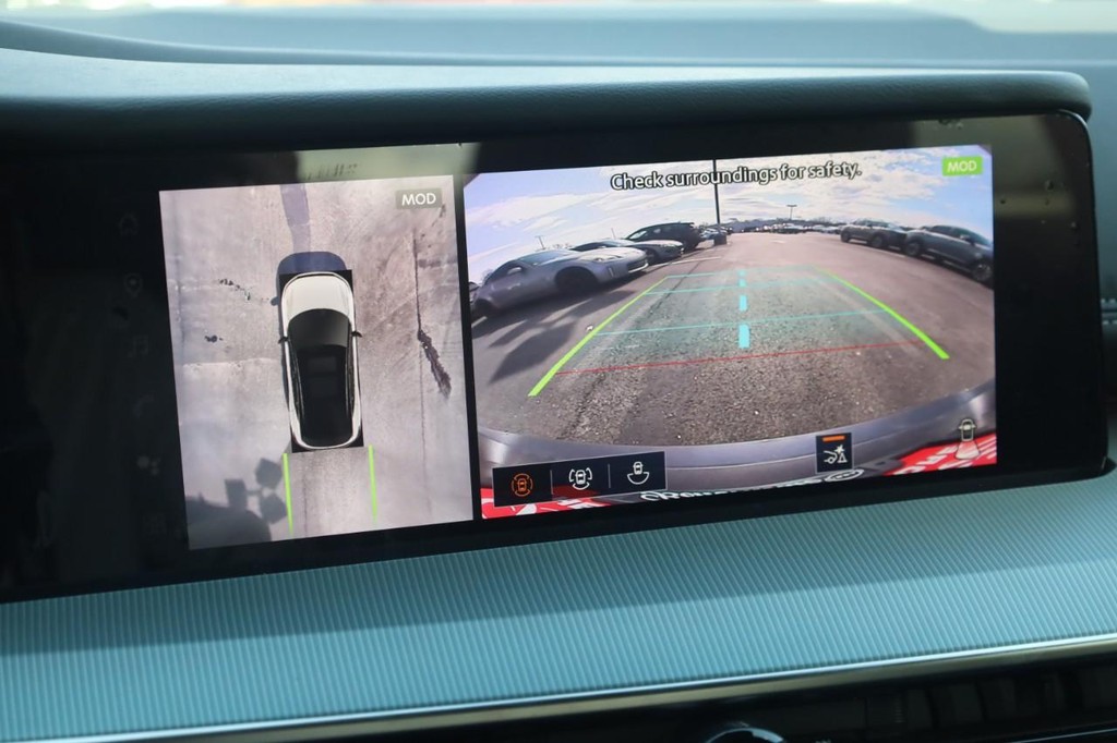 Nissan Murano Vehicle Full-screen Gallery Image 15