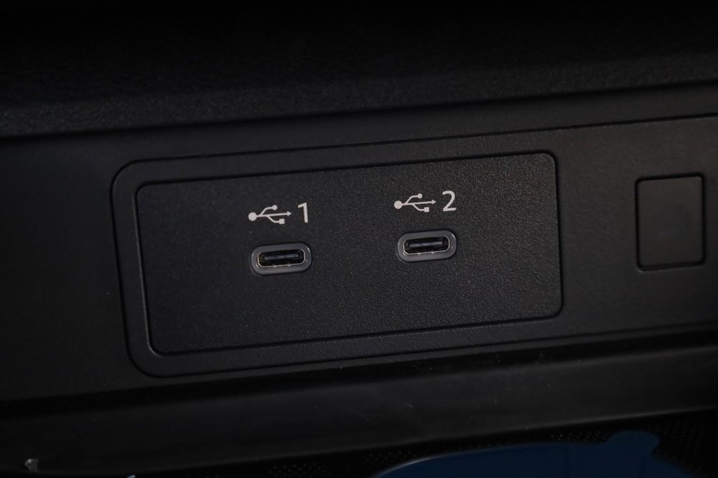 Nissan Murano Vehicle Full-screen Gallery Image 17