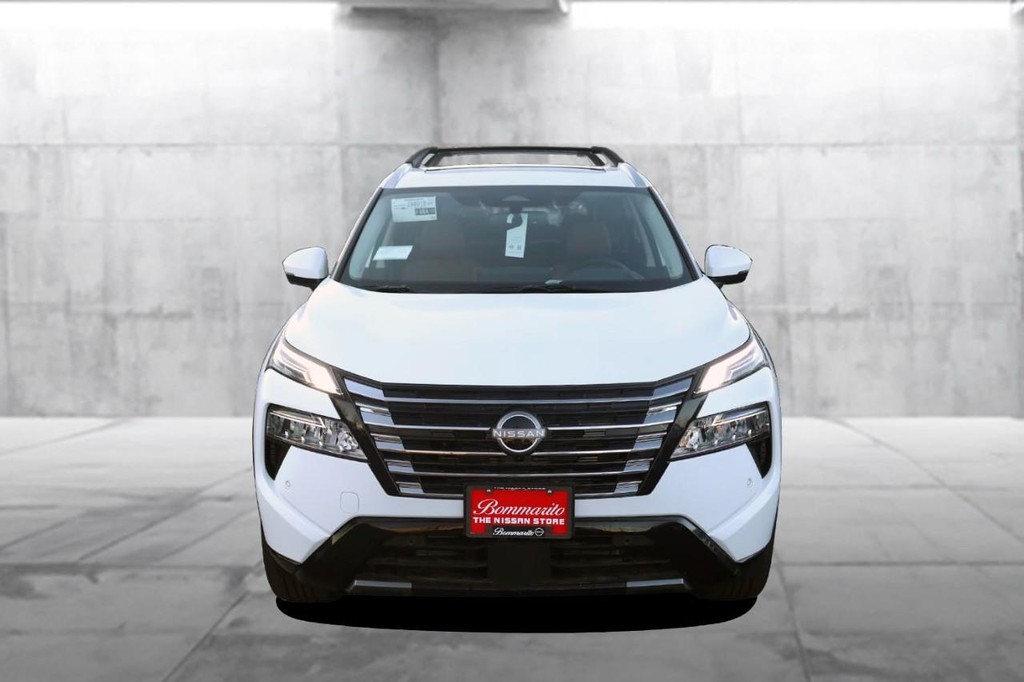 Nissan Rogue Vehicle Image 04