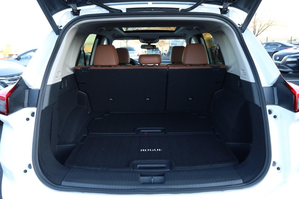 Nissan Rogue Vehicle Image 07