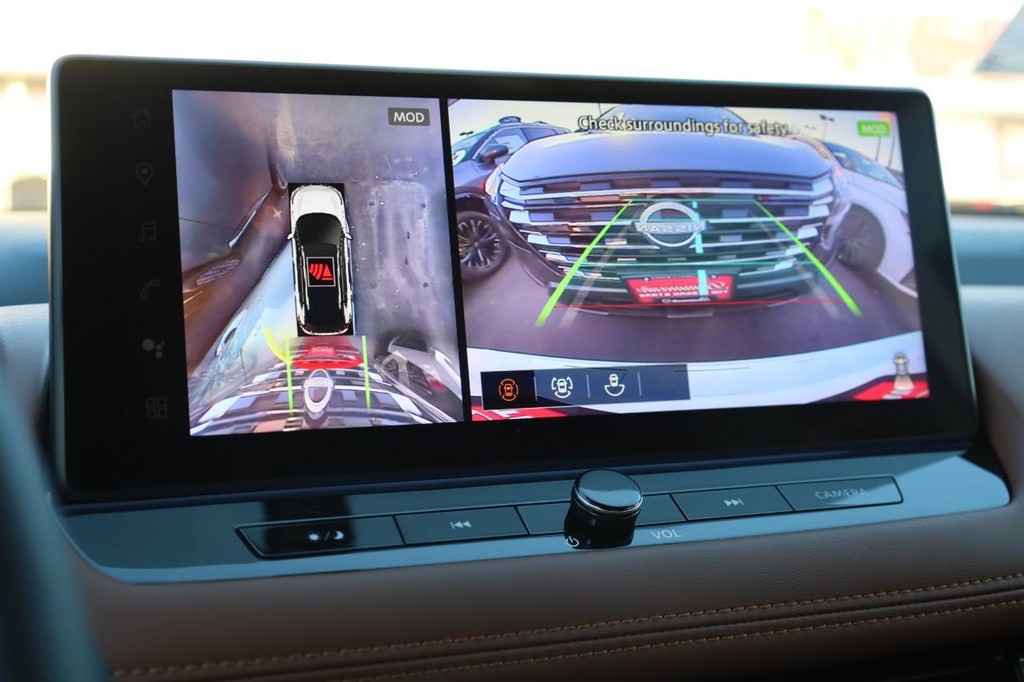 Nissan Rogue Vehicle Image 15