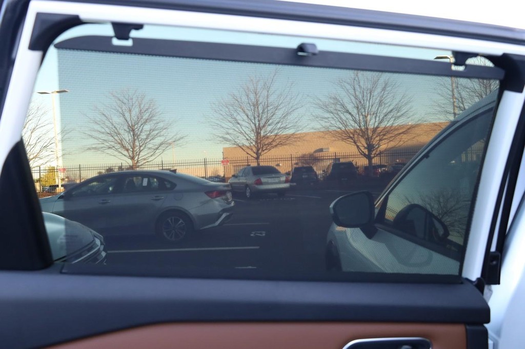 Nissan Rogue Vehicle Image 25