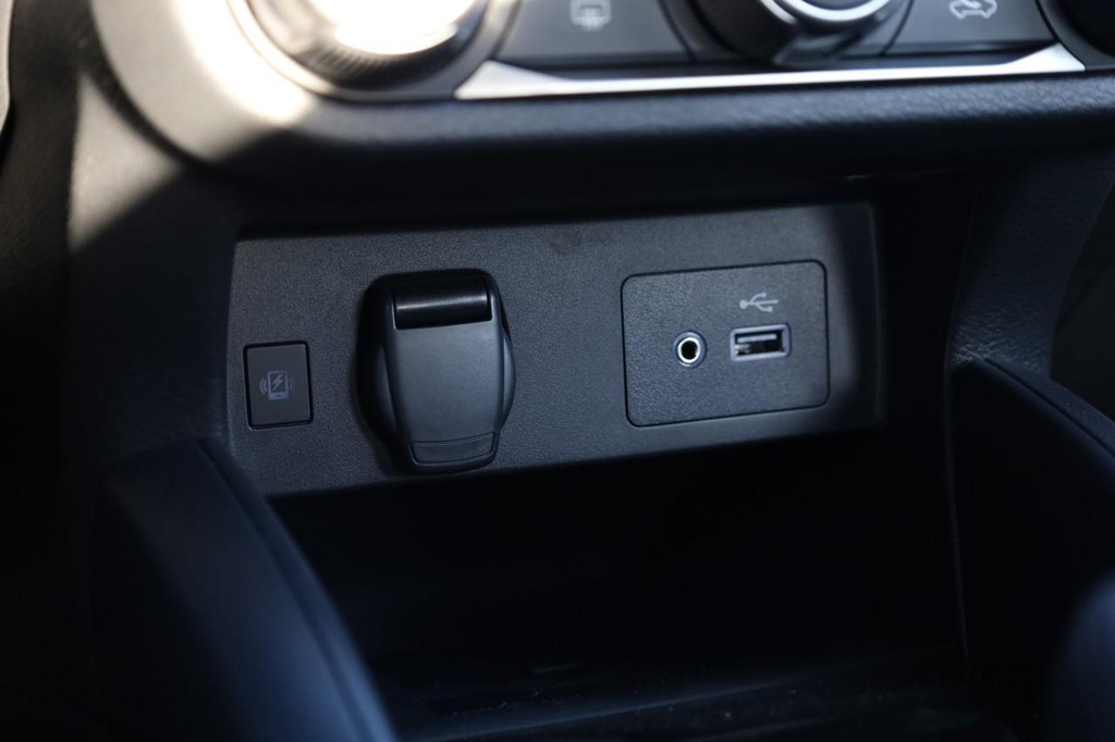 Nissan Versa Vehicle Image 14