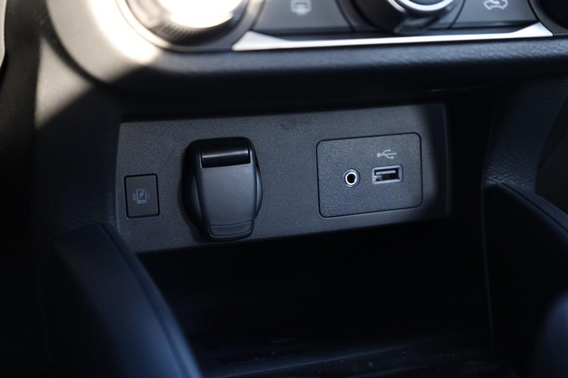 Nissan Versa Vehicle Image 14