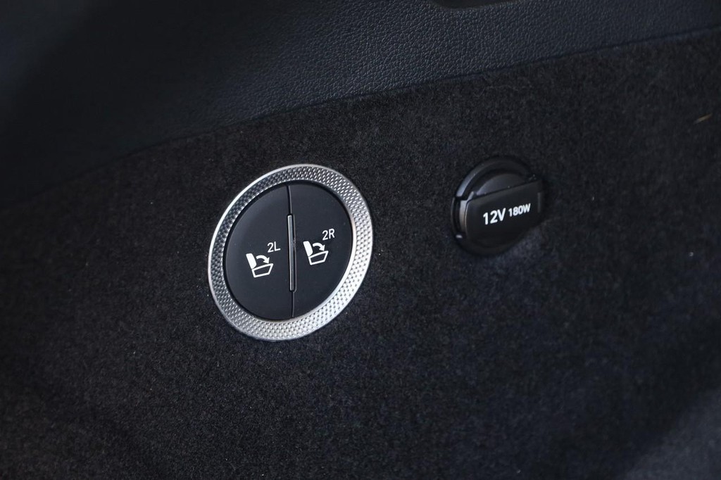 Genesis GV80 Vehicle Image 08