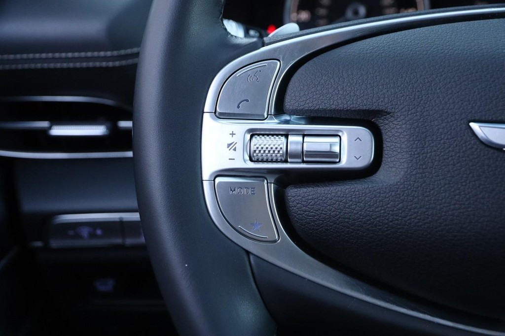 Genesis GV80 Vehicle Image 13