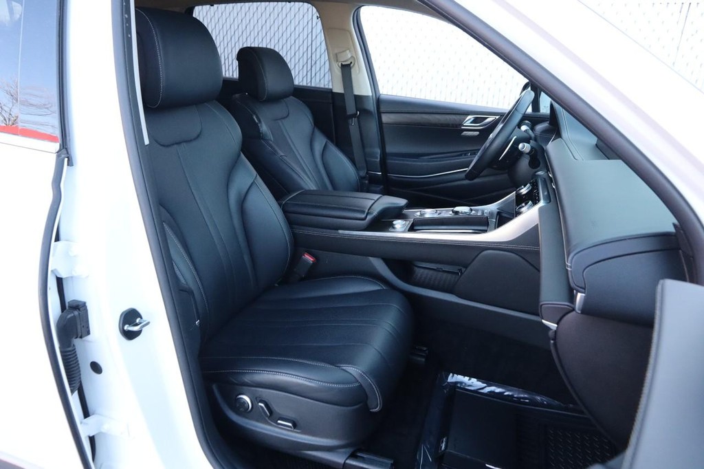 Genesis GV80 Vehicle Image 30