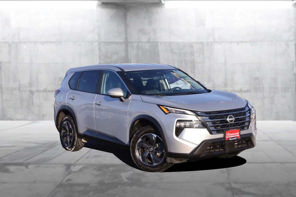 Nissan Rogue Vehicle Image 02