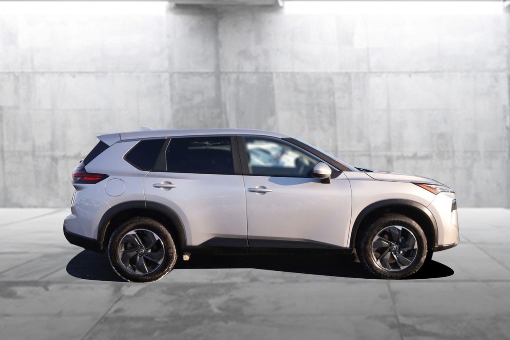 Nissan Rogue Vehicle Image 05