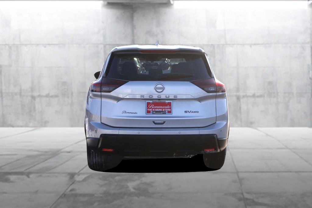 Nissan Rogue Vehicle Image 06