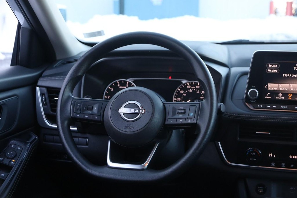 Nissan Rogue Vehicle Image 23