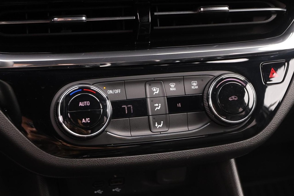 Buick Envista Vehicle Image 16