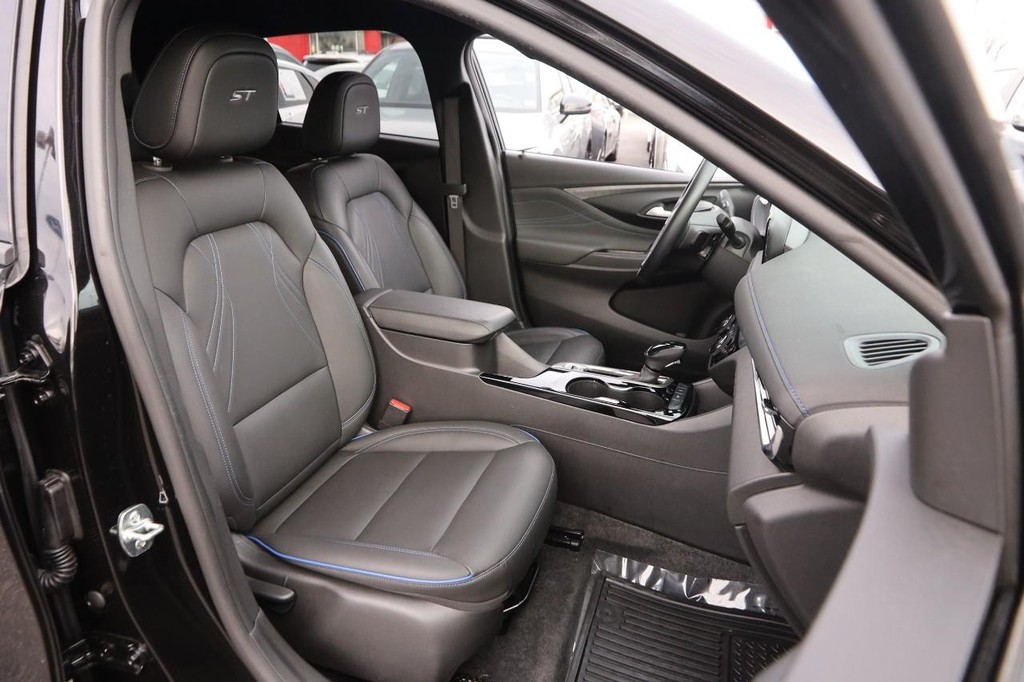 Buick Envista Vehicle Image 24