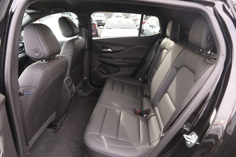 Buick Envista Vehicle Full-screen Gallery Image 9