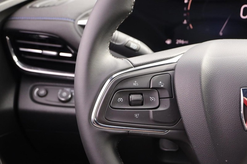 Buick Envista Vehicle Full-screen Gallery Image 11