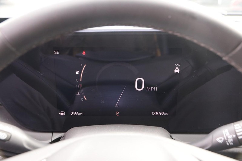 Buick Envista Vehicle Full-screen Gallery Image 13