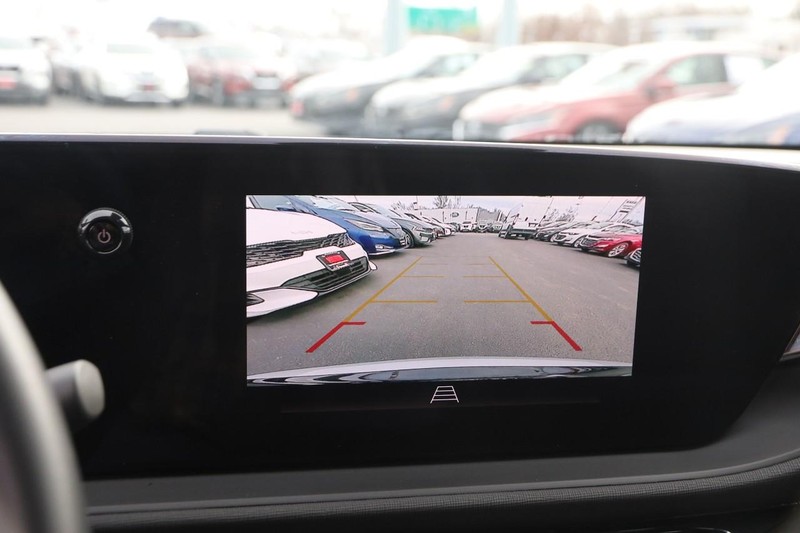 Buick Envista Vehicle Full-screen Gallery Image 15