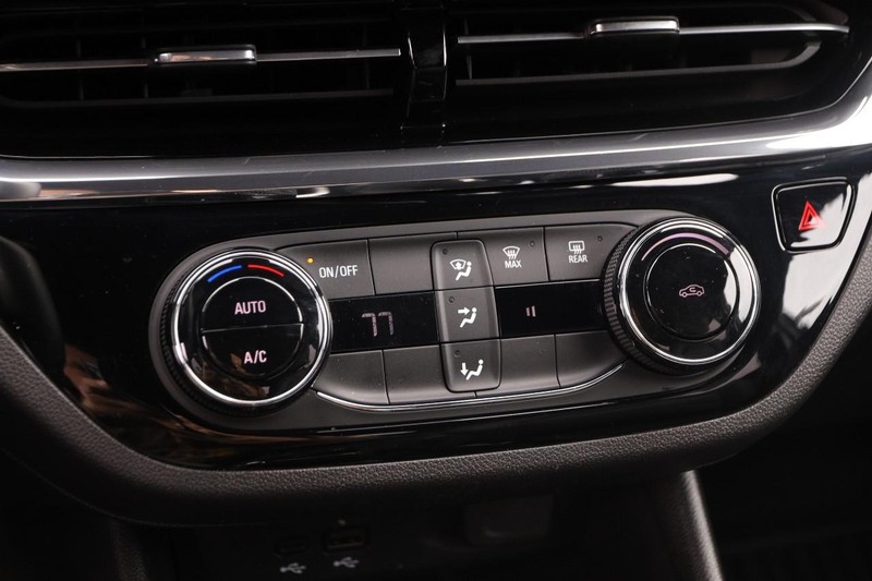 Buick Envista Vehicle Full-screen Gallery Image 16