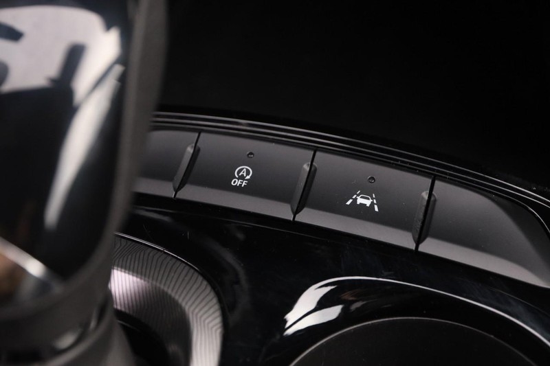 Buick Envista Vehicle Full-screen Gallery Image 17