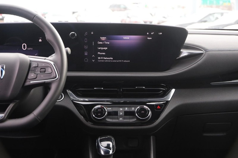 Buick Envista Vehicle Full-screen Gallery Image 22