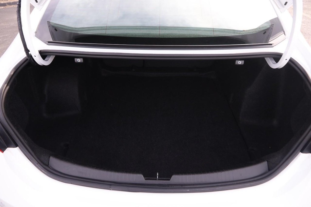 Chevrolet Malibu Vehicle Full-screen Gallery Image 07